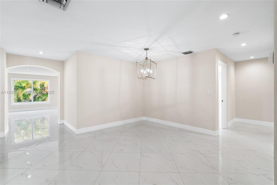 Building Photo - 13611 SW 77th St