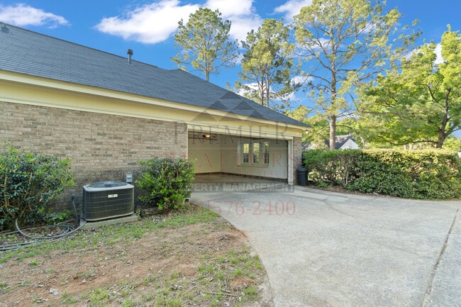 Building Photo - 6157 Bristol Blvd