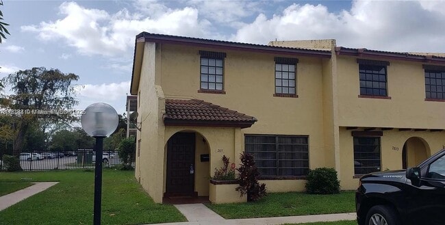 Primary Photo - 2611 NW 47th Ln