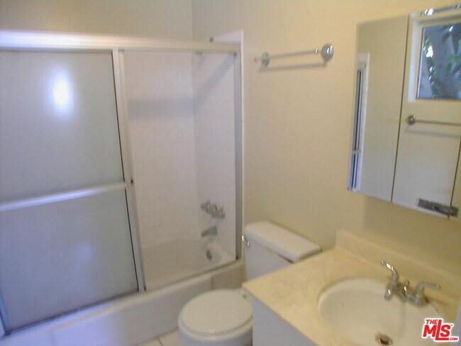 Building Photo - 3603 Mentone Ave