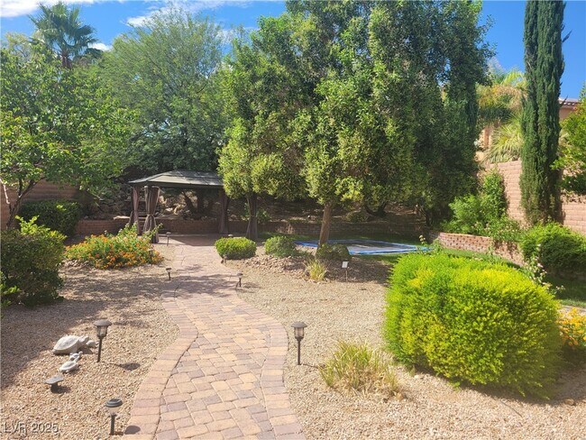 Building Photo - 11078 Village Crest Ln
