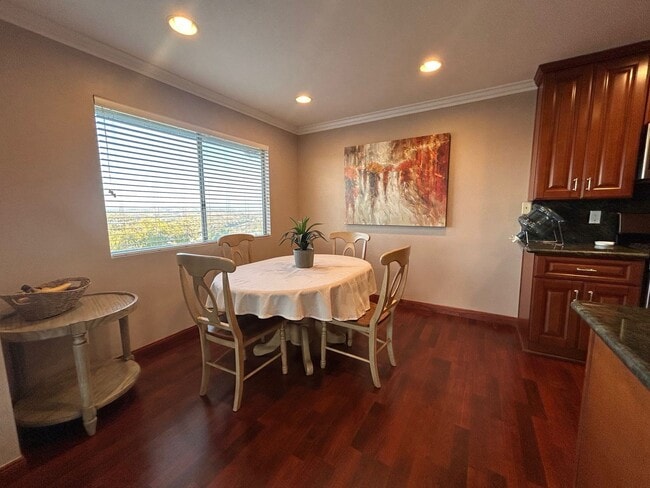 Building Photo - Rent Today!! Stunning 3-Bedroom Condo with Unbeatable Views!