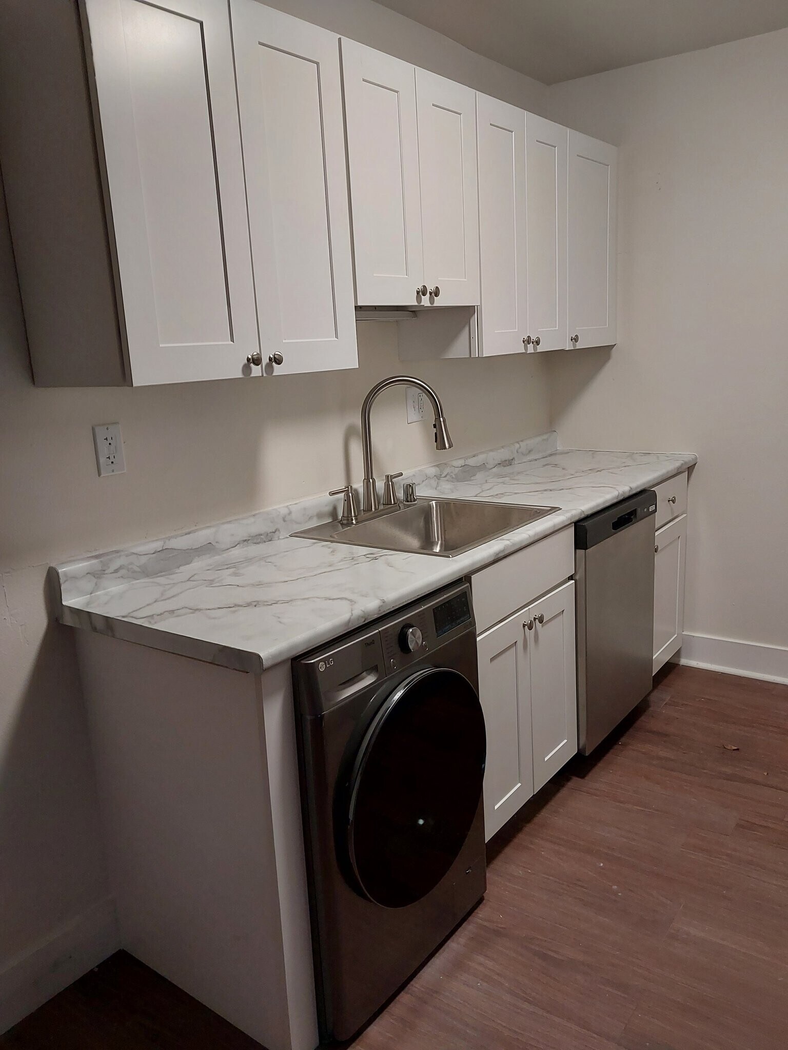 Building Photo - 519 Sunnyslope Dr