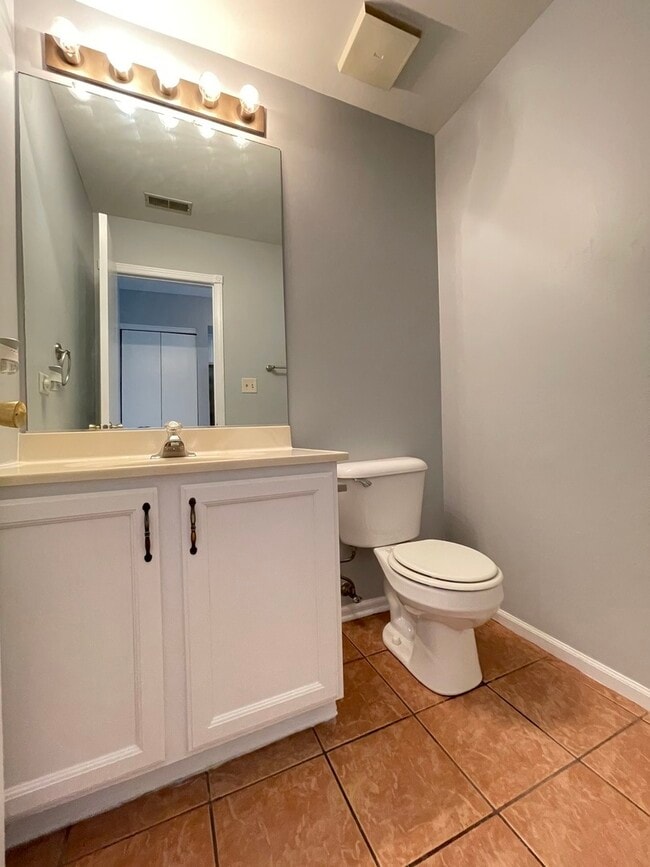 Building Photo - 3186 Anton Dr