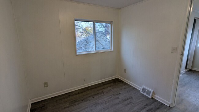 Building Photo - Charming 5-bedroom home located in the heart of Akron