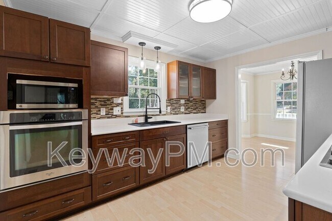 Building Photo - 315 Rabun Valley Ln