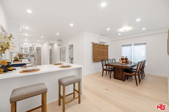 Building Photo - 157 Hart Ave