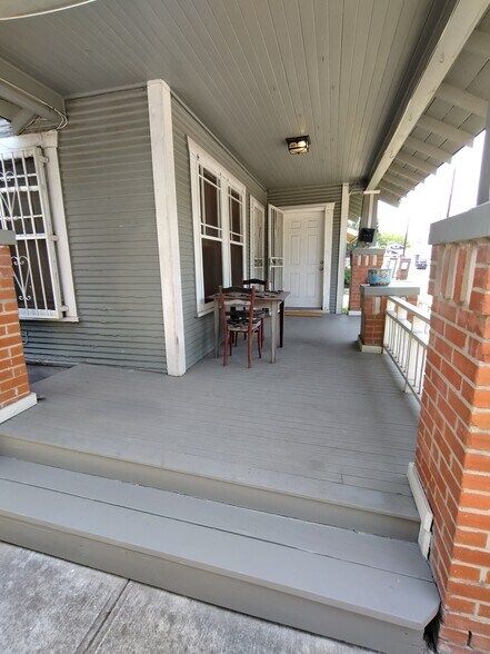 front porch steps to driveway - 826 W Lynwood Ave
