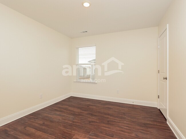 Building Photo - 5226 Virtue Ave