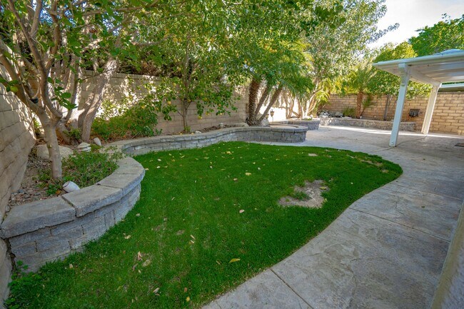 Building Photo - Valencia 4 Bedroom Home for Rent.