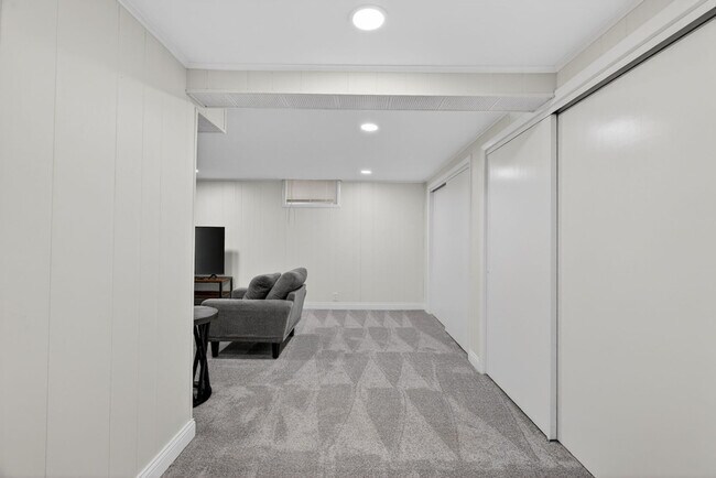 Building Photo - 3831 Brown Rd