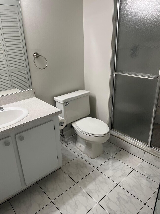 Building Photo - 16441 Blatt Blvd