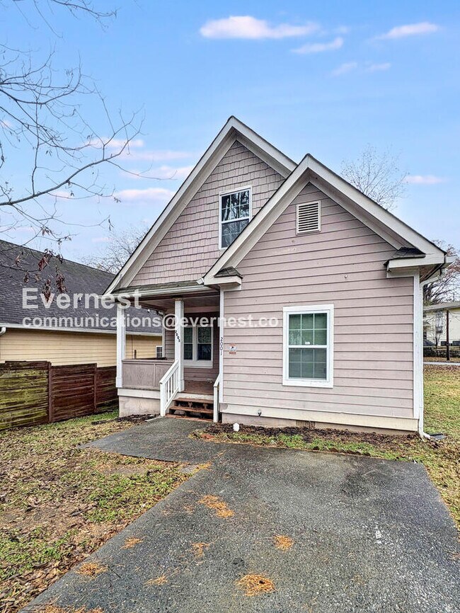 Building Photo - 4 Bed, 3 Bath Home with Off-Street Parking / Pet-Friendly / Coming Soon!