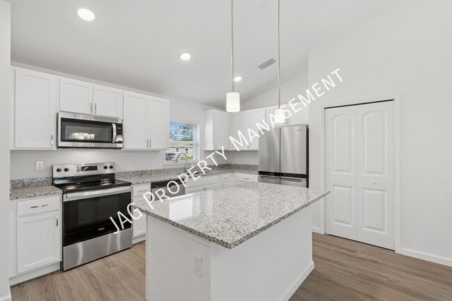 Building Photo - 15 Sea Garden Path