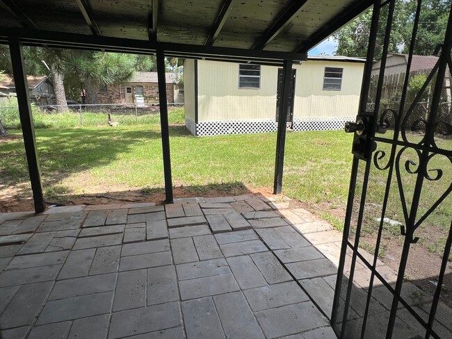Building Photo - 3014 Nona Cir