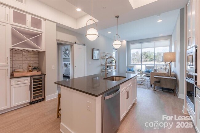 Building Photo - 13230 Ballantyne Corporate Pl