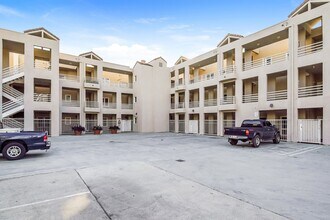 Building Photo - PENTHOUSE-STYLE UNIT IN SIGNAL HILL  w/180 degree Views 3Br/2Ba $3750mo