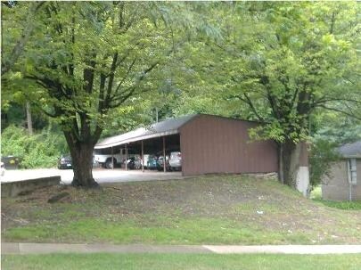  - 875 NE Houseman Ave