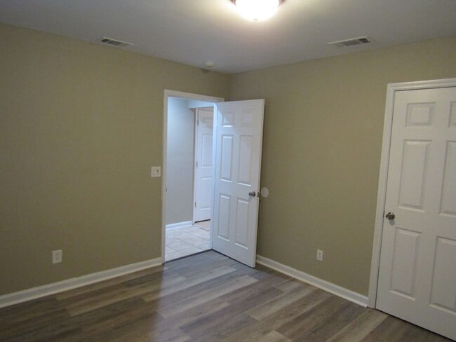 Building Photo - 255 Garden Cir