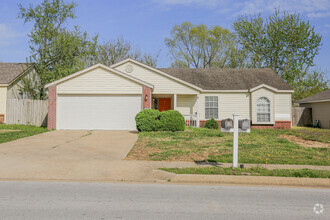 Building Photo - 1205 Tunbridge Dr