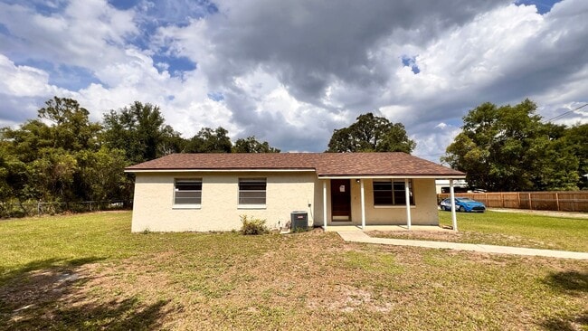 Building Photo - Modern Comfort Meets Prime Location – Spac...
