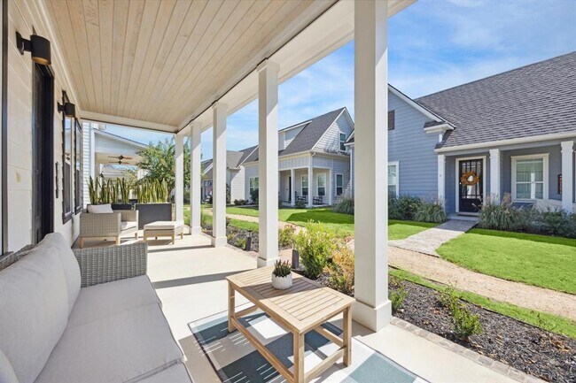 Building Photo - 1034 Grant Wood Ave