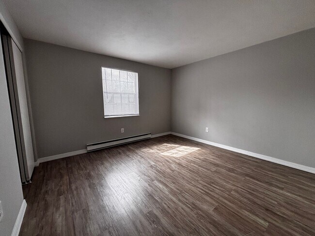 Building Photo - Beautiful 2 bedroom 1 bath in West Milton!