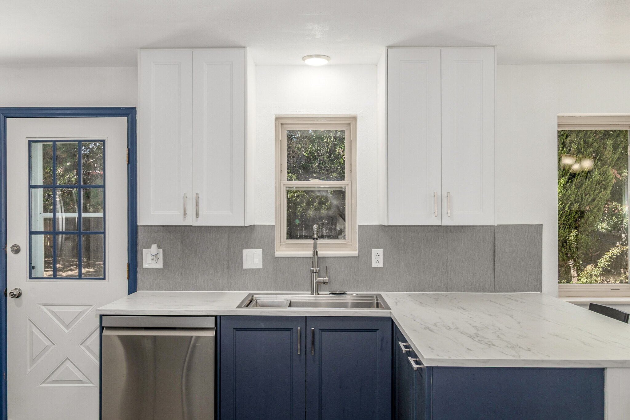 Building Photo - 1549 S Evanston St