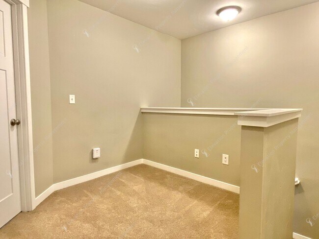 Building Photo - Bright Southeast Bend Home Near Canal Trai...