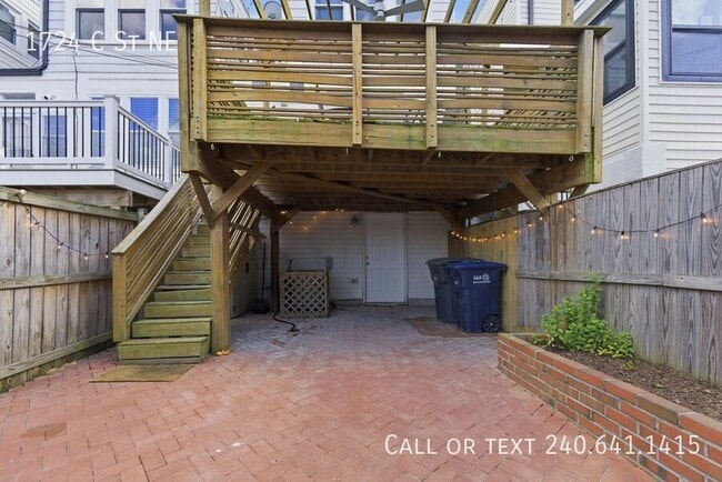 Building Photo - 1724 C St NE