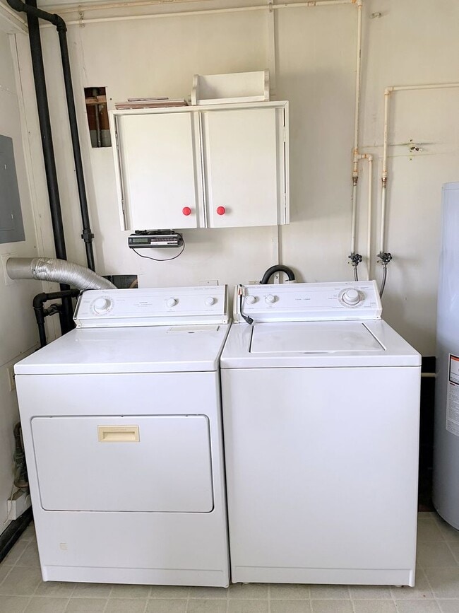 Building Photo - Nice 2-Bedroom Home Available in Quiet Neighborhood in Northwest Goshen