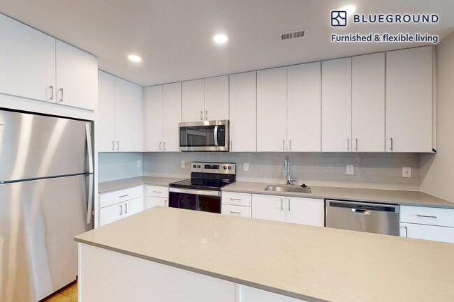 Building Photo - 555 President St