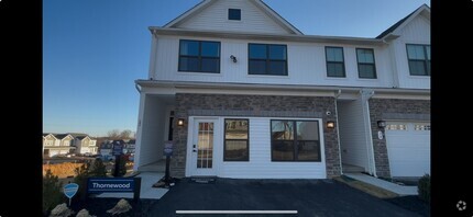 Building Photo - Spacious 3BR Townhome in Easton