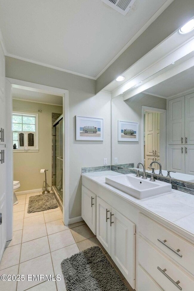 Building Photo - 108 Frances Ave