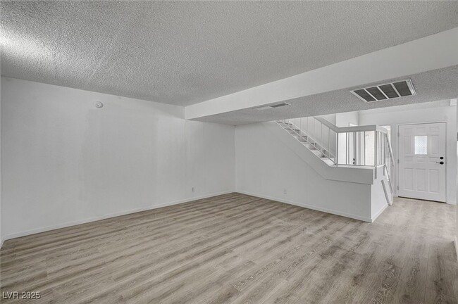 Building Photo - 7182 Acorn Ct