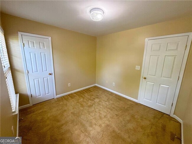 Building Photo - 7888 The Lakes Point