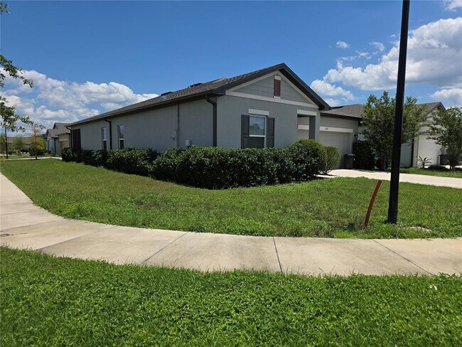 Building Photo - 1569 Effra Wy