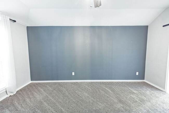 Building Photo - 1713 Cattleman St