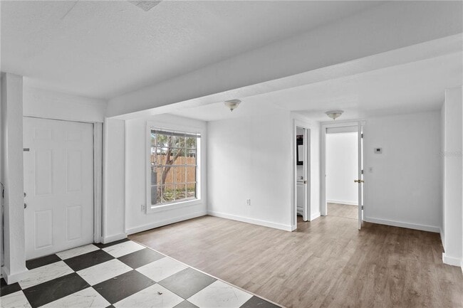 Building Photo - 4103 N Howard Ave