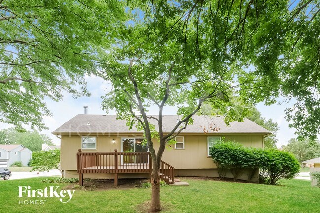 Building Photo - 208 S Darrowby Dr