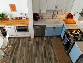 Building Photo - Little Italy 2bed Townhouse, Wait, how cut...