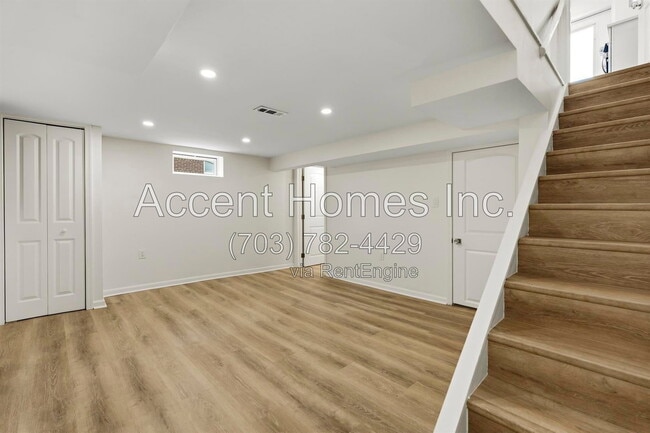 Building Photo - 2310 Riverview Terrace