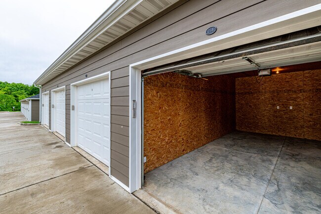 Building Photo - 32 Blue Ridge Rd