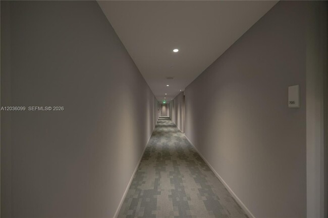 Building Photo - 1300 Brickell Bay Dr