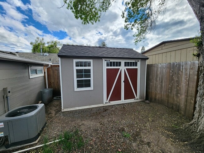 Building Photo - 2411 Crater Lake Ave