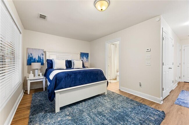 Building Photo - 10914 Gallier St