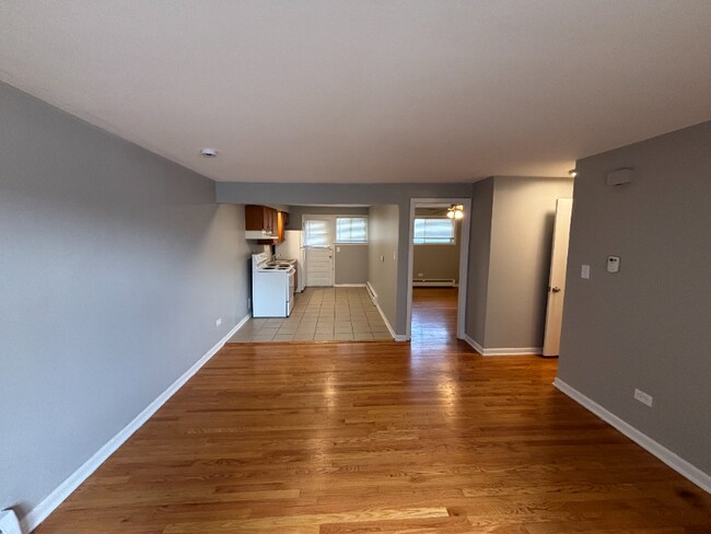 Building Photo - 10720 S Ridgeland Ave