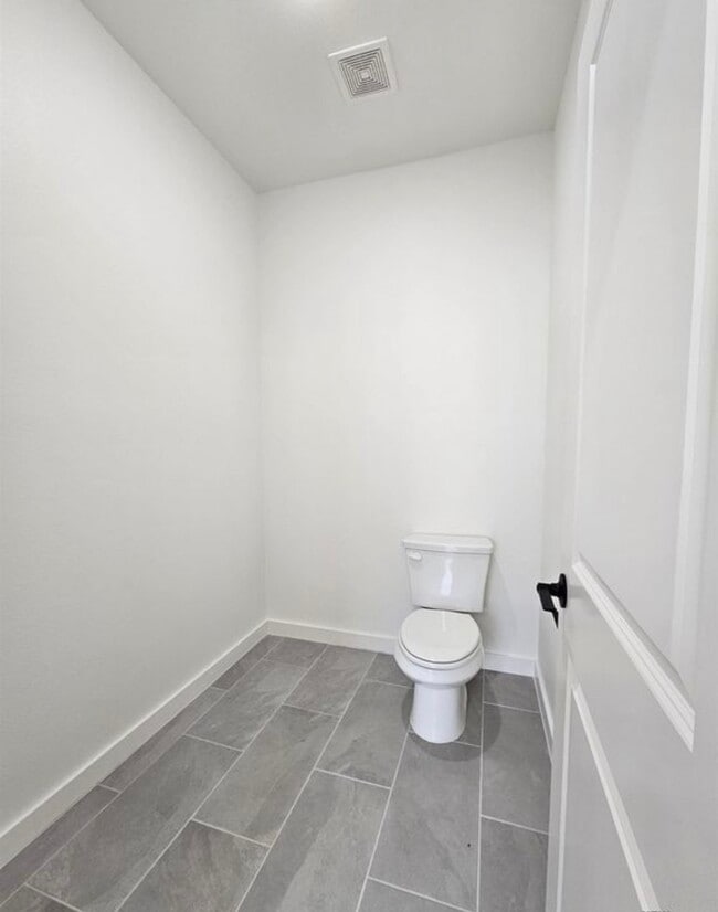 Building Photo - 301 Primrose Pt