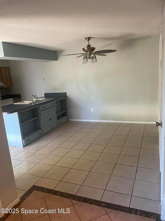 Building Photo - 3233 Sea Oats Cir