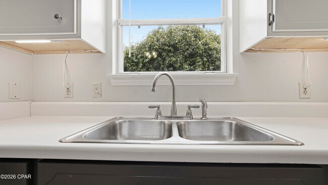 Building Photo - 7708 Shadow Bay Dr